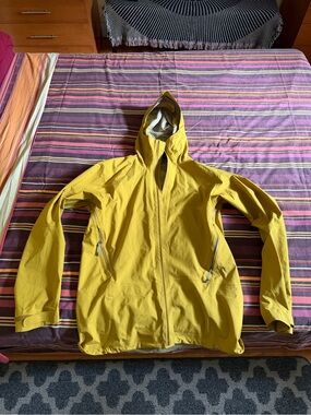 Men's Waterproof Hooded Raincoat in Yellow